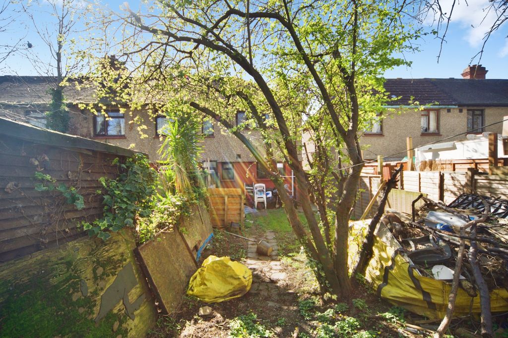 Property photo 2 of 20