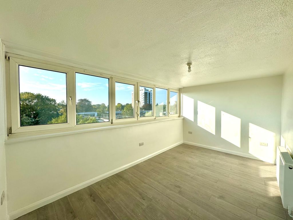 Property photo 1 of 4