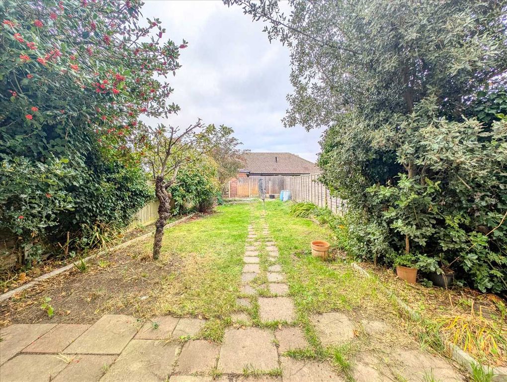 Property photo 2 of 14 Garden