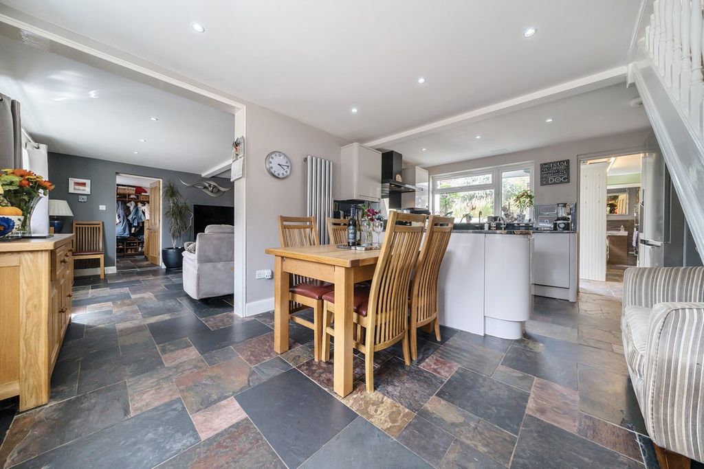 Property photo 1 of 26 Kitchen/Diner