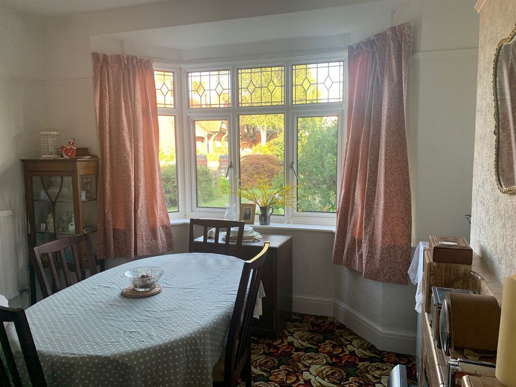 Property photo 3 of 15 Dining Room