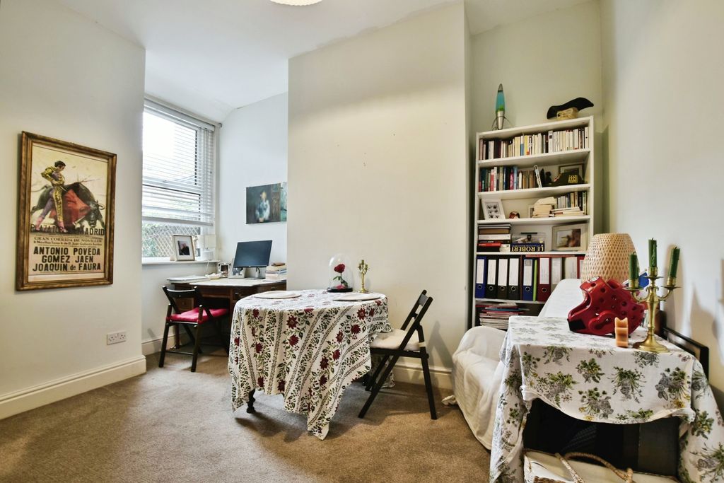 Property photo 3 of 16 Dining Room