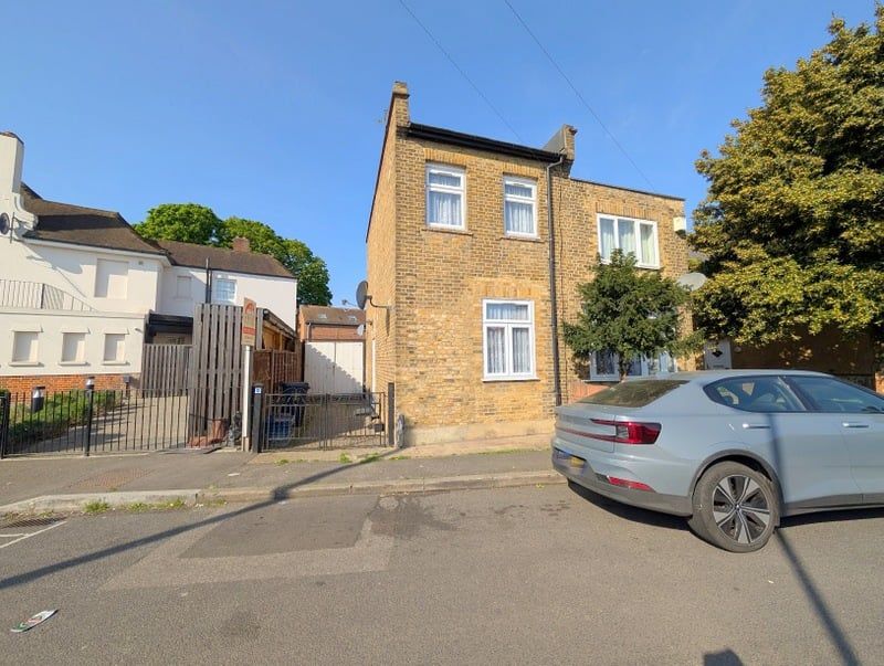 Property photo 1 of 11