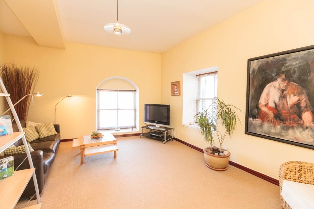 Property photo 3 of 12