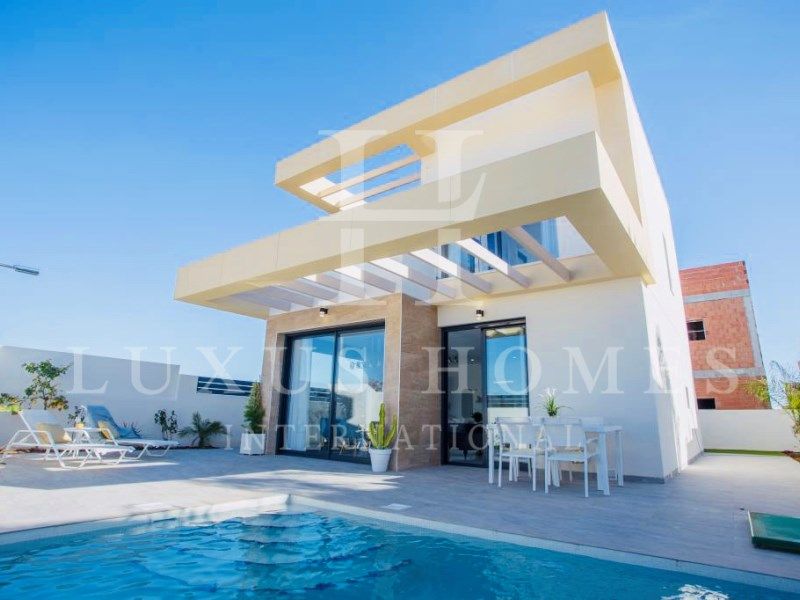 Property photo 1 of 64