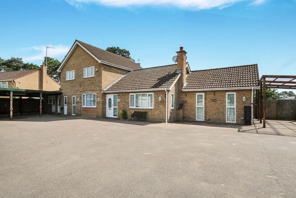 Property photo 1 of 10 Front