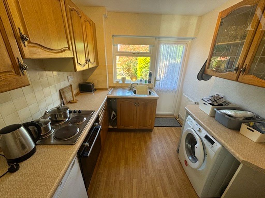 Property photo 2 of 18 26 Ferndown Close Kitchen.Jpeg