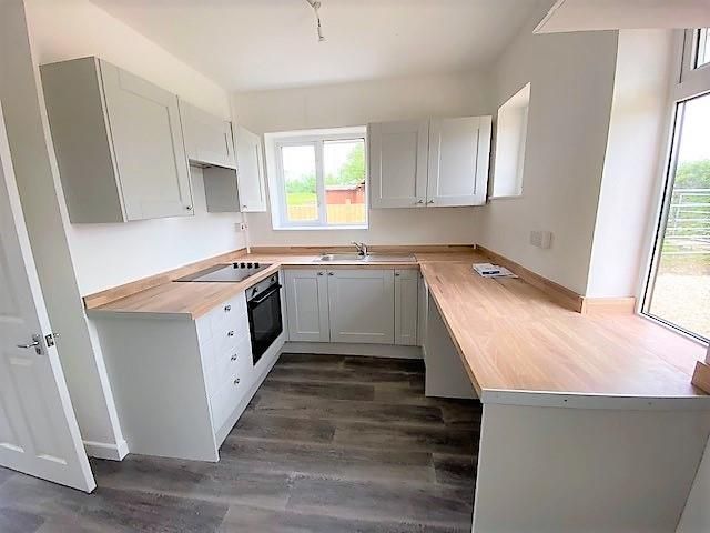 Property photo 3 of 8 Kitchen.Jpg