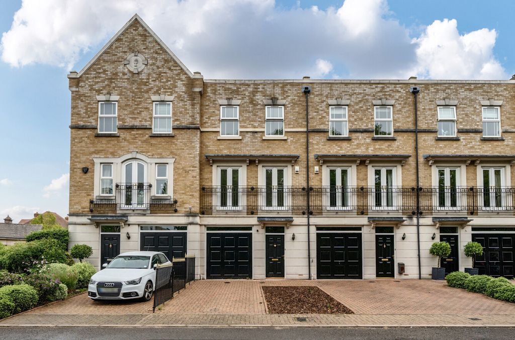 Property photo 1 of 9 1515459-3-6A9800d...