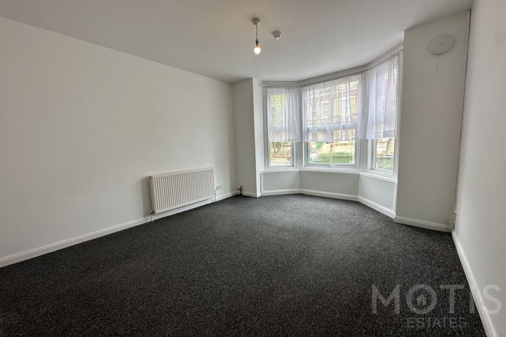 Property photo 2 of 7 Photo 1