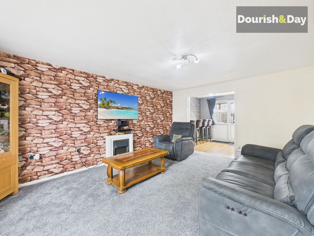 Property photo 2 of 13 Lounge