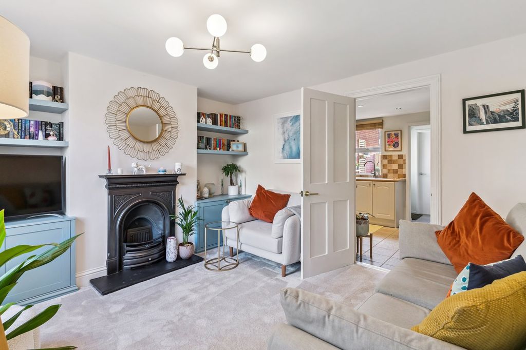 Property photo 3 of 17