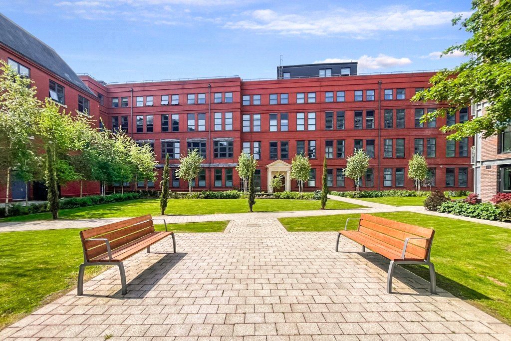 Property photo 3 of 17 Courtyard