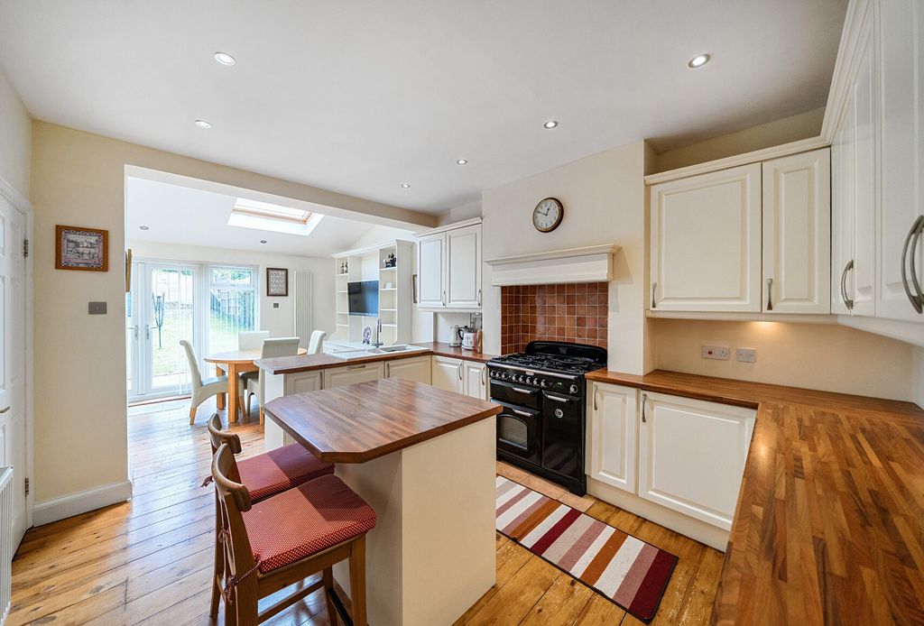 Property photo 3 of 19 Kitchen//Diner