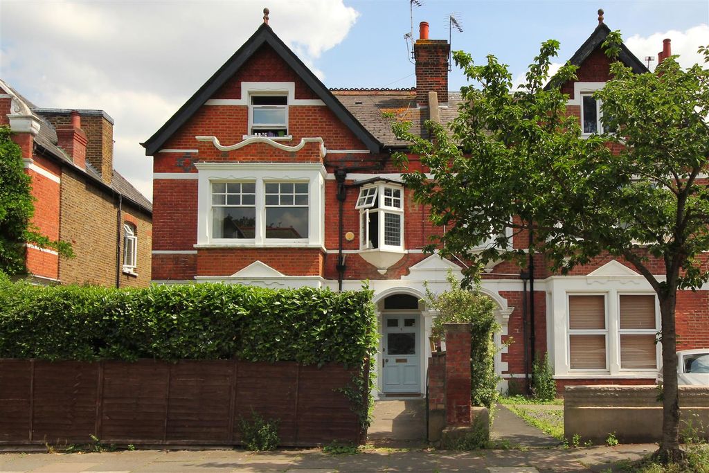 Property photo 1 of 9