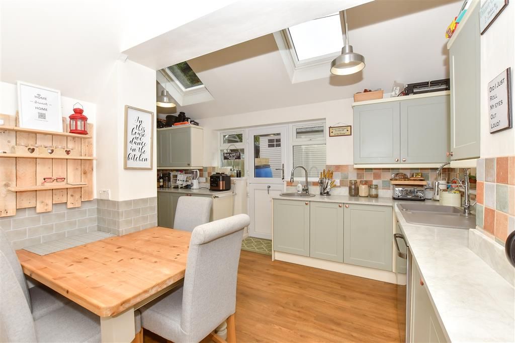 Property photo 2 of 4 Kitchen