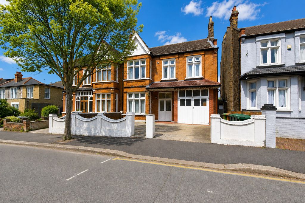 Property photo 1 of 16 2057900