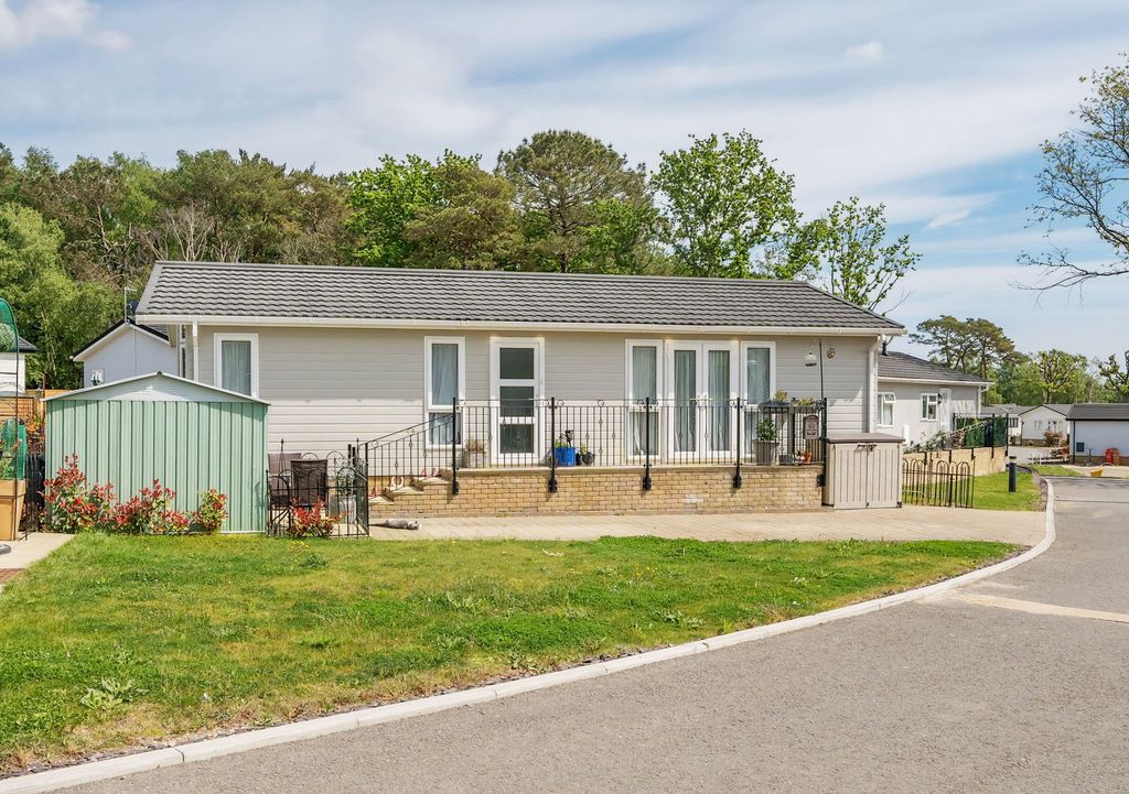 Property photo 1 of 21