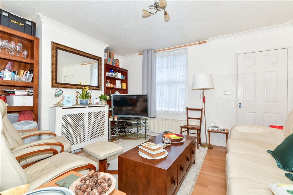 Property photo 3 of 12 Lounge