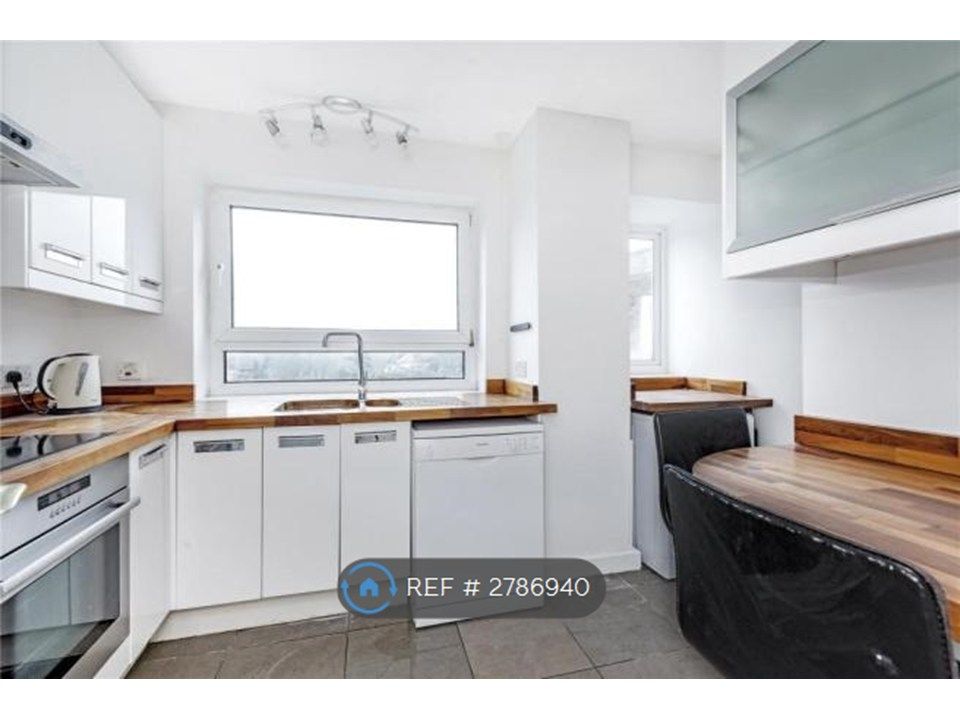 Property photo 2 of 8 Kitchen