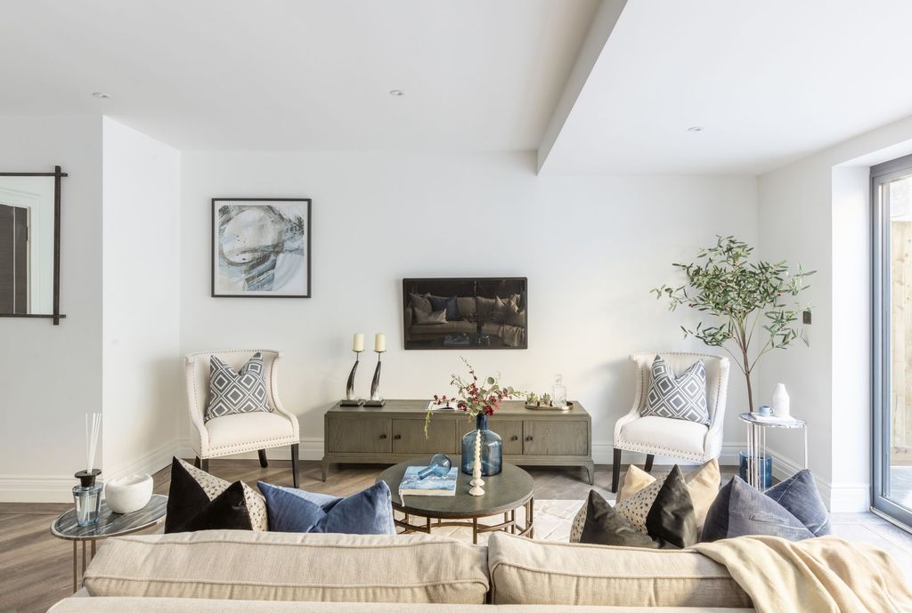 Property photo 3 of 13