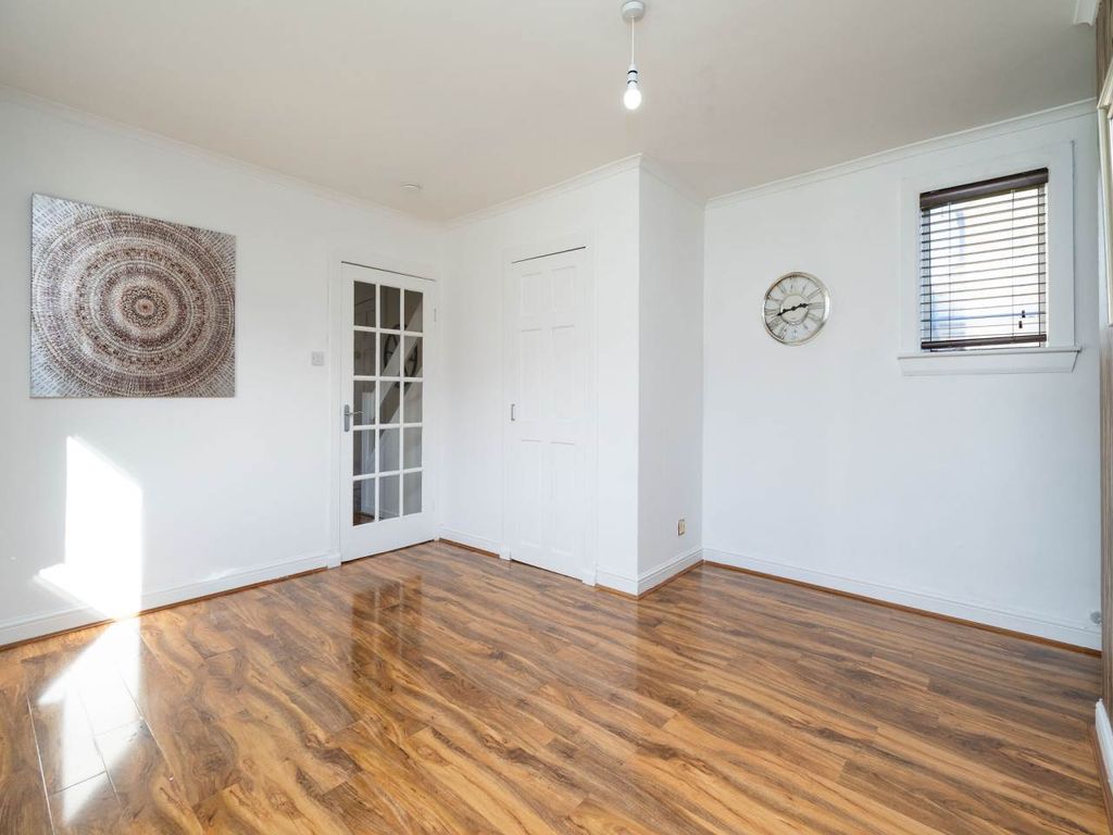 Property photo 3 of 15 Interior004