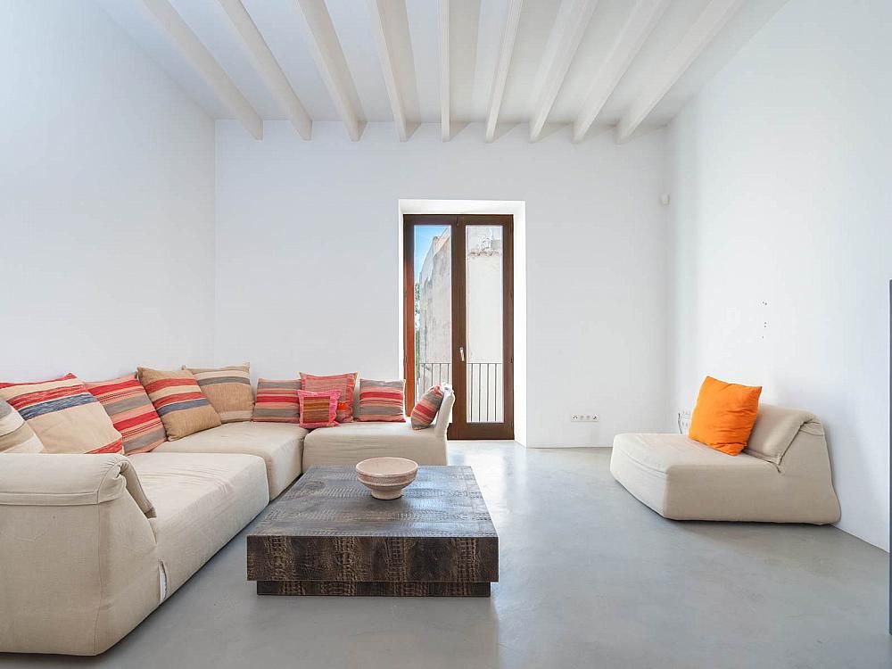 Property photo 3 of 38