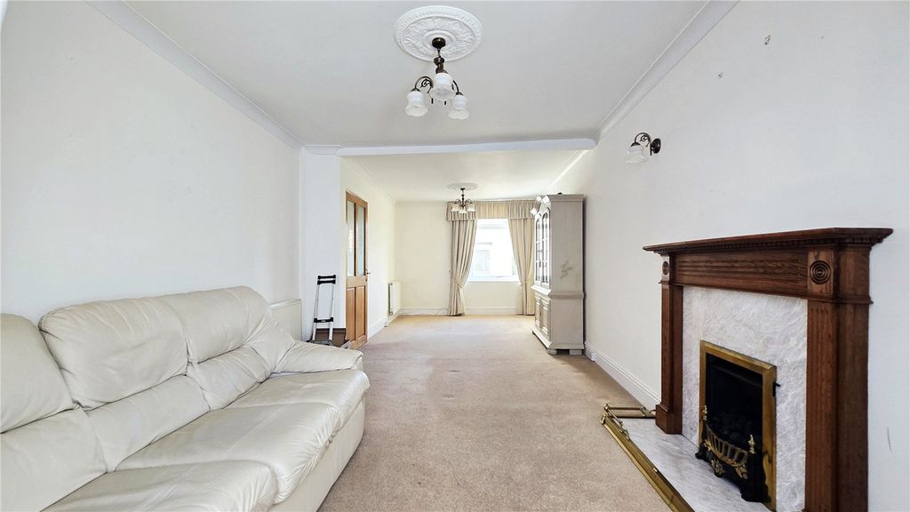 Property photo 3 of 21 Picture No. 20