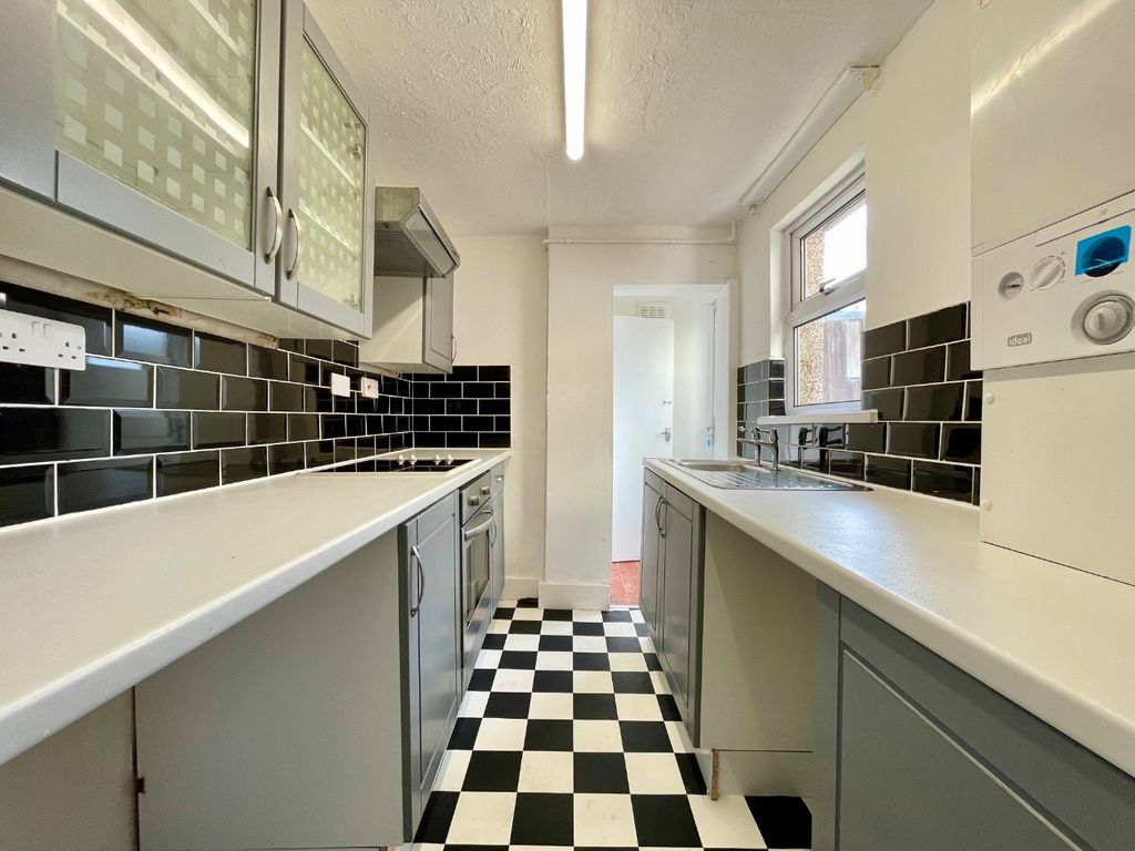 Property photo 2 of 13 4089742