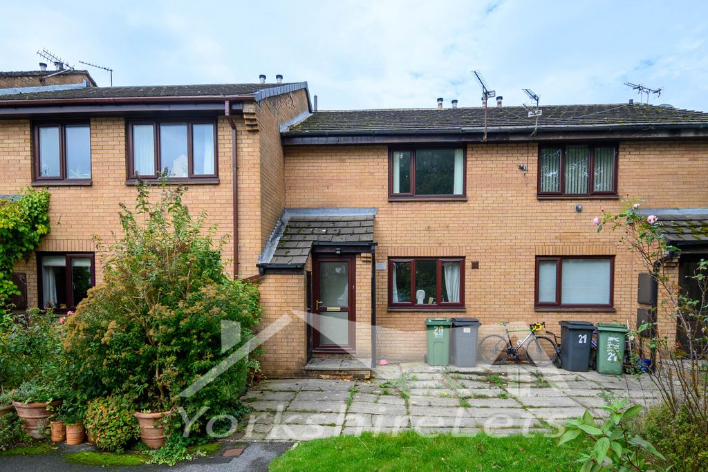 Property photo 1 of 7 Front (Exterior)