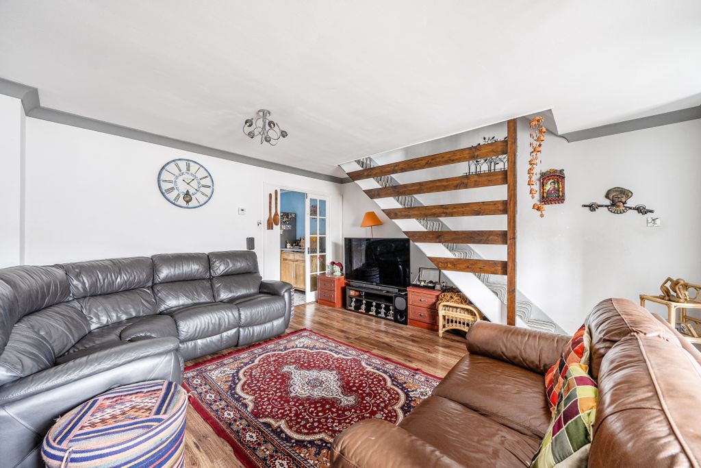 Property photo 2 of 13 15097261