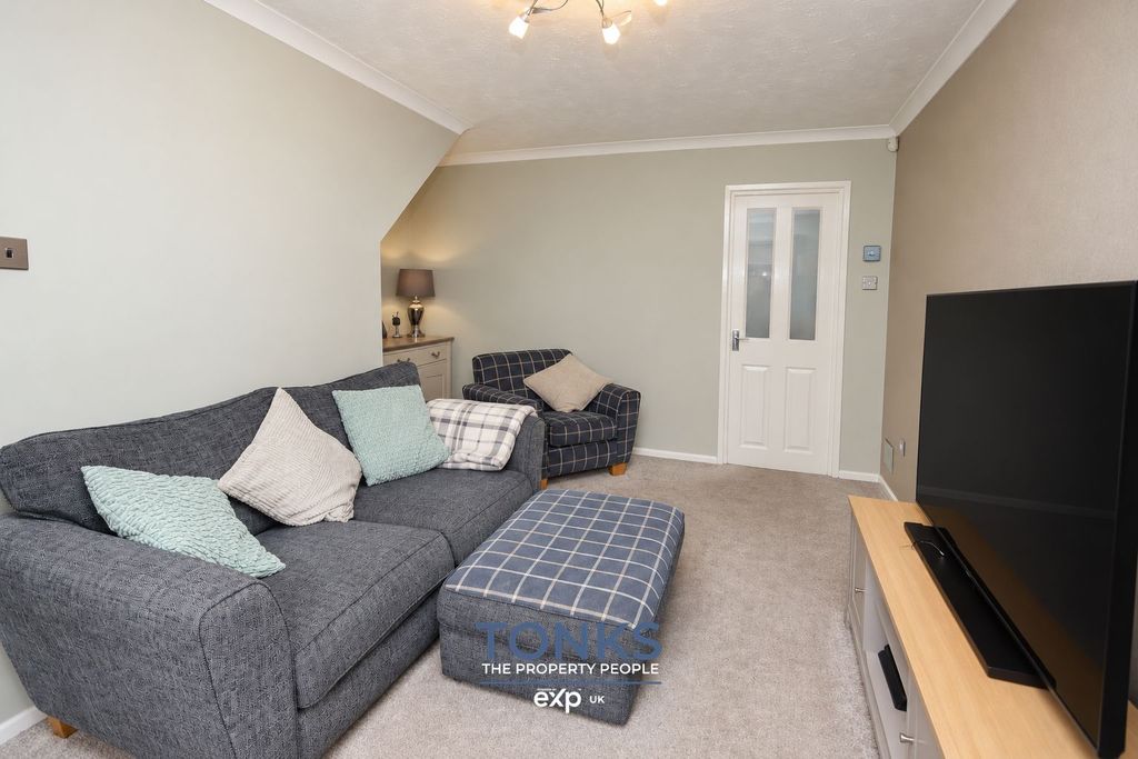 Property photo 3 of 16