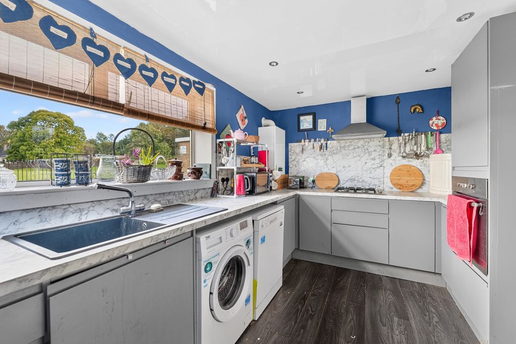 Property photo 3 of 13 Kitchen