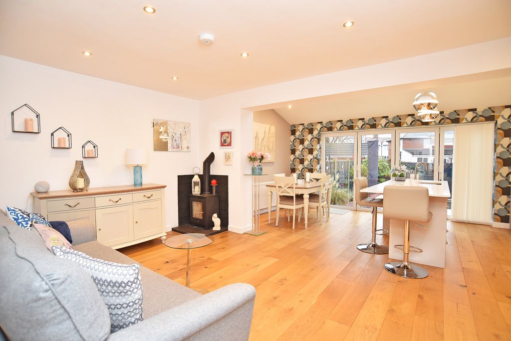 Property photo 2 of 22