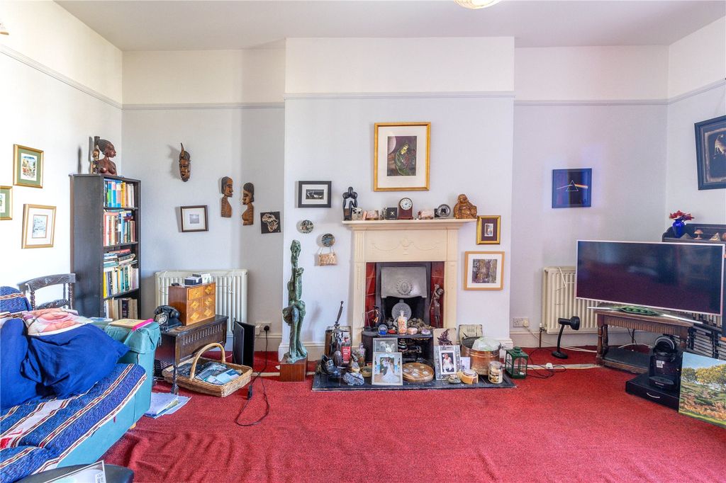 Property photo 3 of 10 Picture No. 02