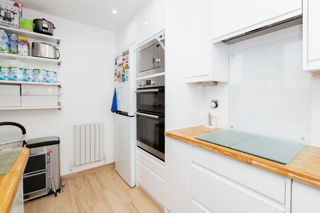 Property photo 3 of 15 Kitchen
