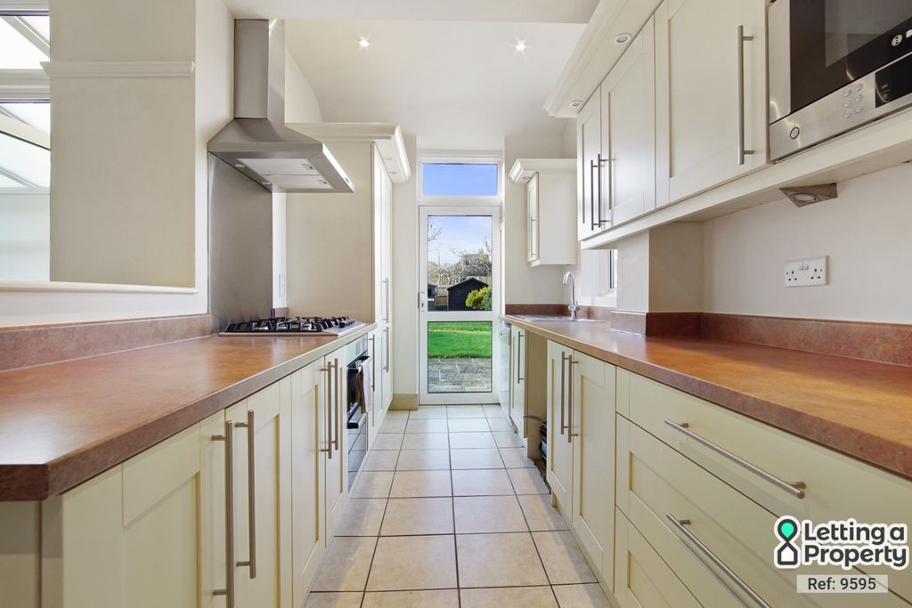 Property photo 3 of 15