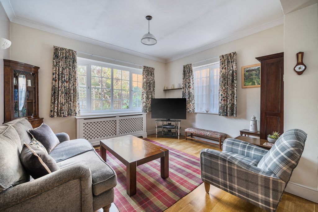 Property photo 3 of 16 Sitting Room