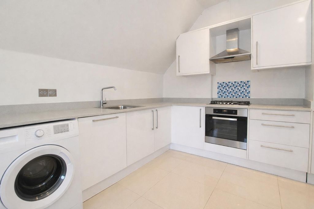 Property photo 3 of 9 Kit.Jpg