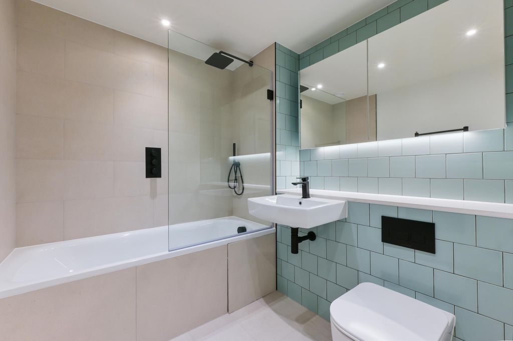 Property photo 2 of 3