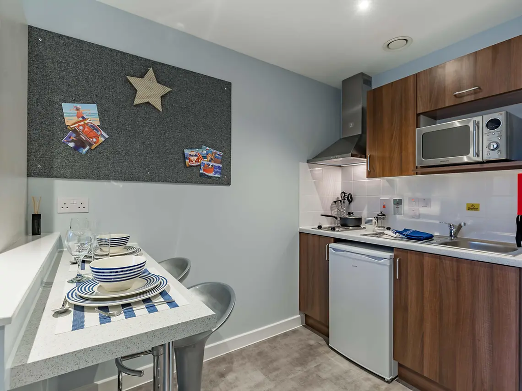 Property photo 2 of 40