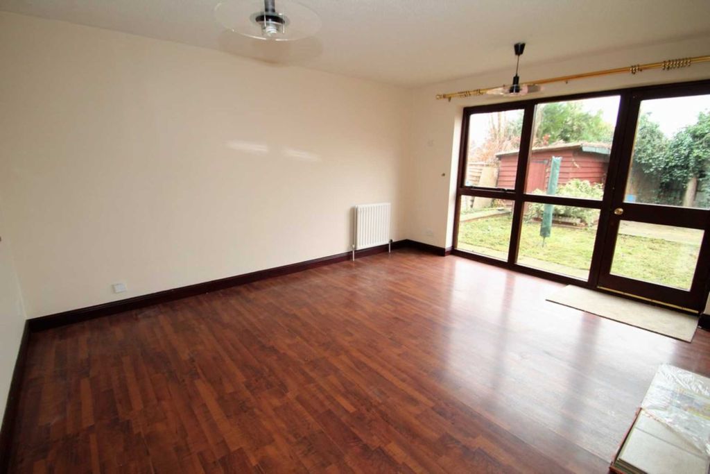 Property photo 2 of 9 Photo