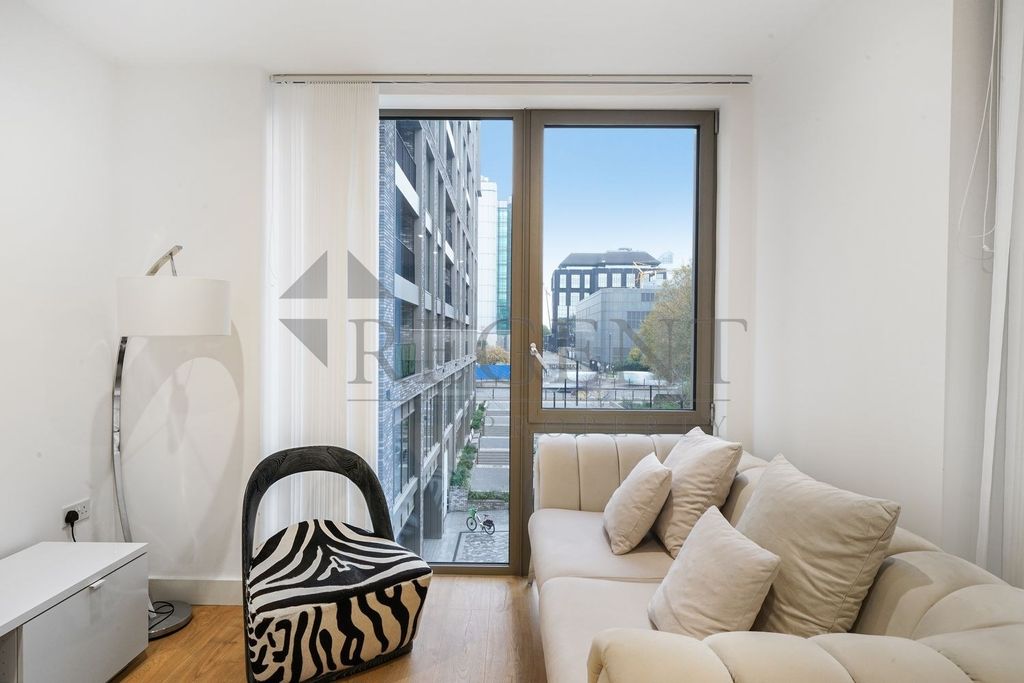 Property photo 2 of 15 Reception