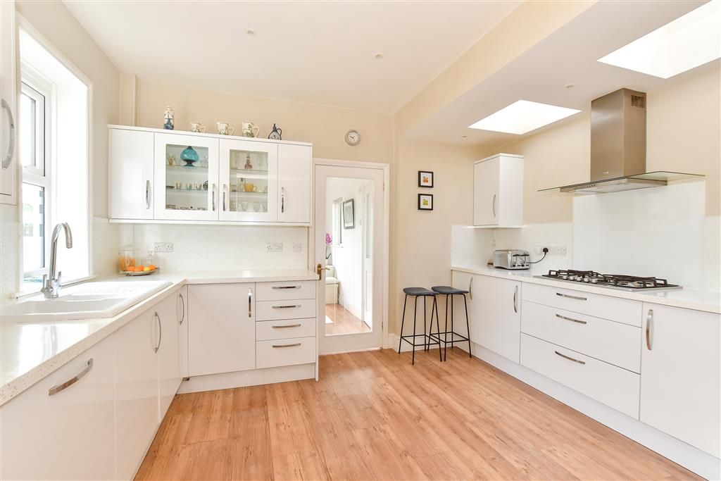 Property photo 1 of 17 Kitchen