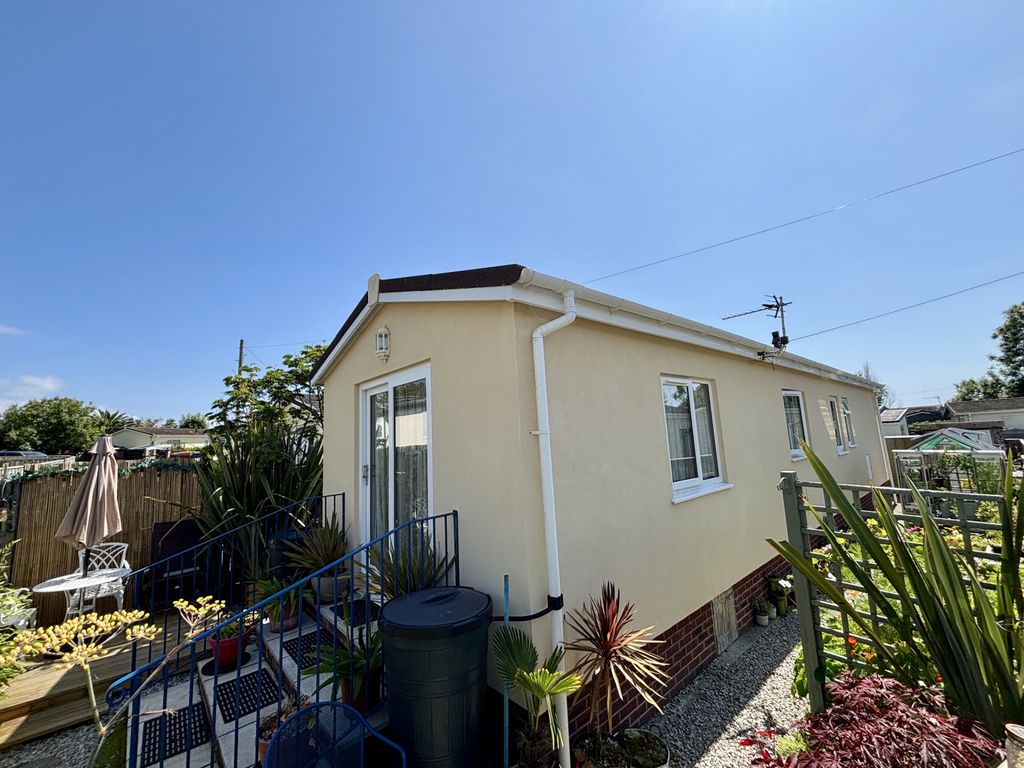Property photo 1 of 11 2 Bedroom Park Home For Sale
