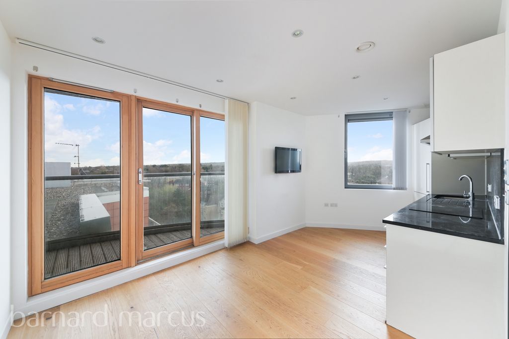 Property photo 2 of 10 Reception Room