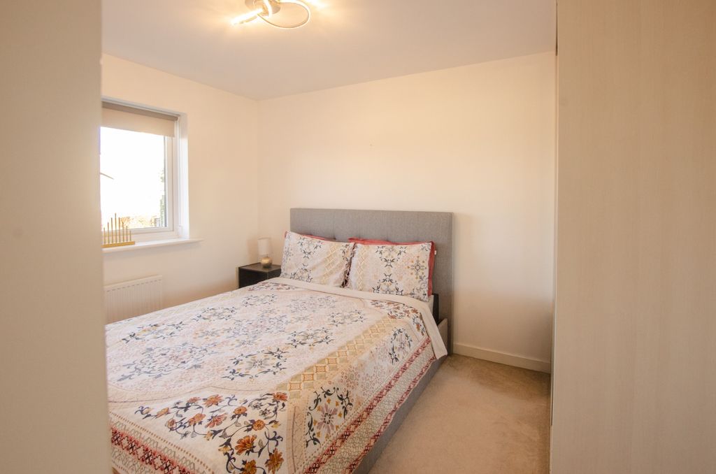 Property photo 3 of 13 5 Malthouse Drive Bodmin 01208 74182-06