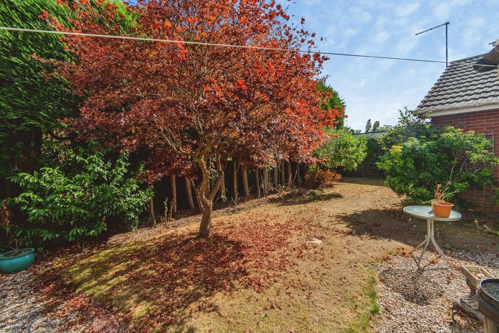 Property photo 3 of 18 Garden