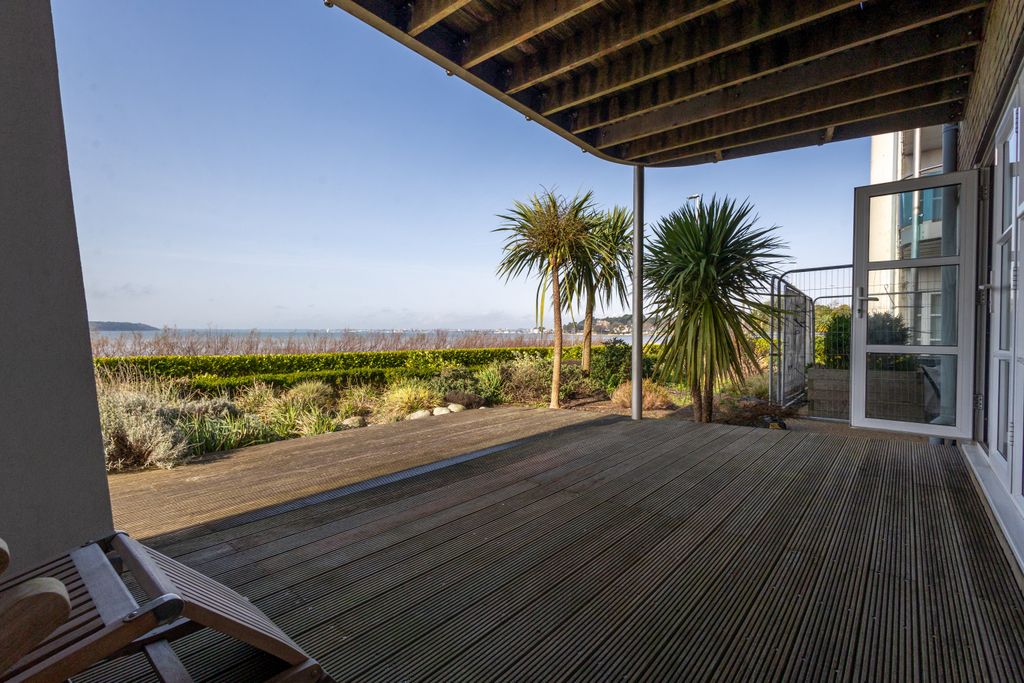 Property photo 3 of 20 Sun Terrace