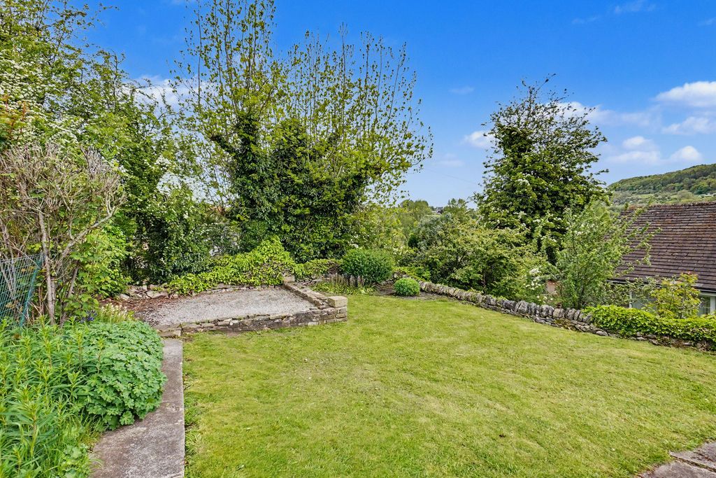 Property photo 3 of 19 Garden